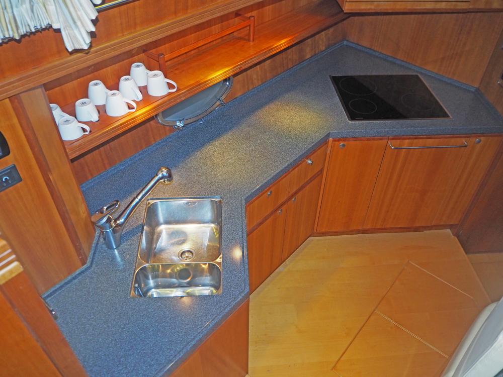 Cabin en avant, H&eacute;bergements